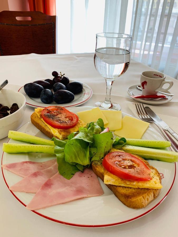 Hotel Victoria Клуж-Напока Екстериор снимка